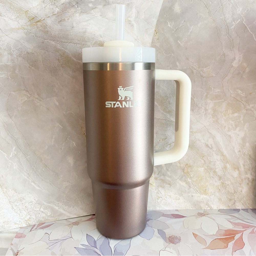 STANLEY Adventure The Quencher H2.0 Flowstate Tumbler 30 oz Rose Quartz Glow